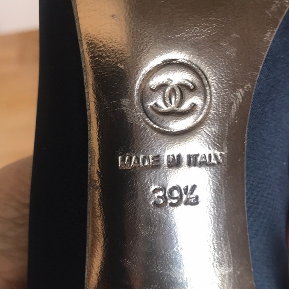 Chanel gold platform heels - Picture 6 of 6